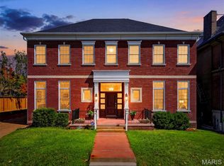 5285 Washington Pl, Saint Louis, MO 63108