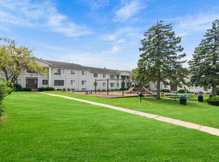 3161 Bloomfield Ln #902N, Auburn Hills, MI