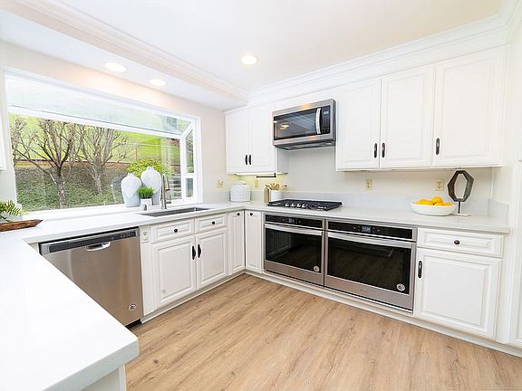 5th image of 486 Bolero Dr
