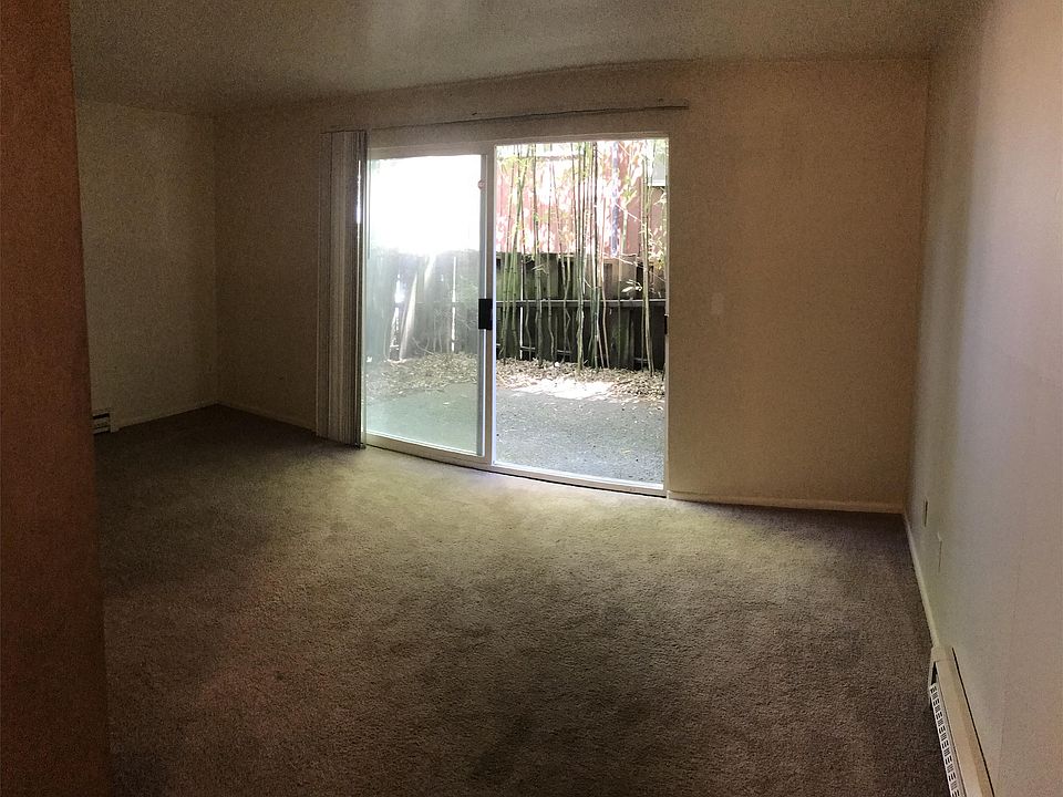 1st image of 5035 15th Ave NE APT 105