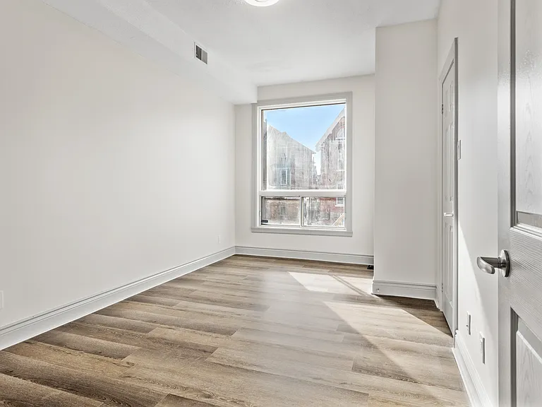 455 Somerset St W #2 — Photo 17