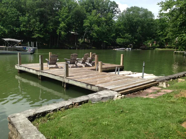 1722 Rivergate Ter, Soddy Daisy, TN 37379