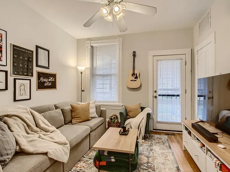 1629 W Julian St #1R — Photo 3