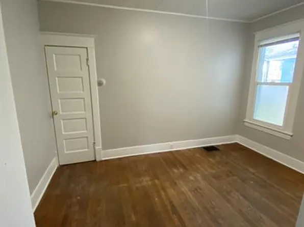 615 W White St #1, Champaign, IL 61820