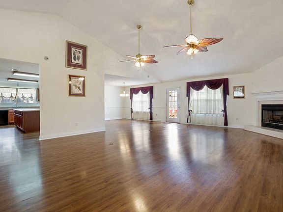 4th image of 2965 Cypress Creek Dr