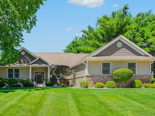 30203 Copperwoods Dr, Granger, IN 46530