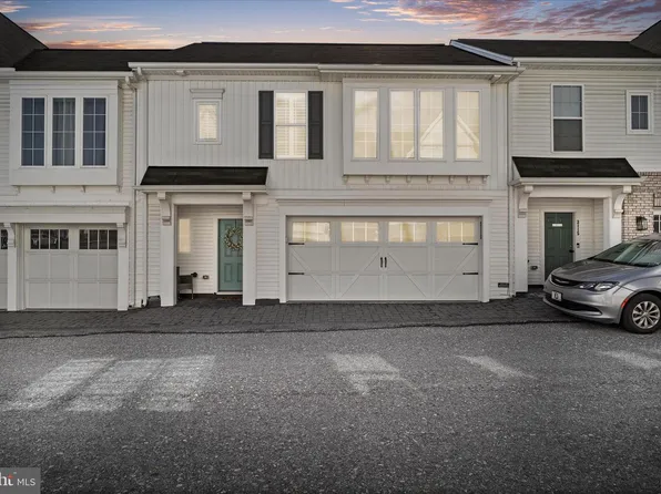 3113 Grove Ct, Mechanicsburg, PA 17055