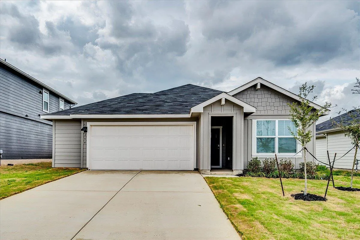 4 bed, 2.0 bath, 1772 sqft, $2,000 — Photo 1