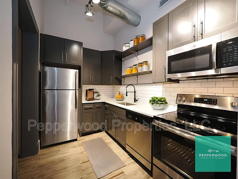 600 Magnolia St #104 — Photo 2