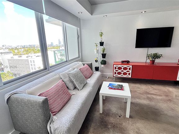 4th image of 1000 West Ave APT 932