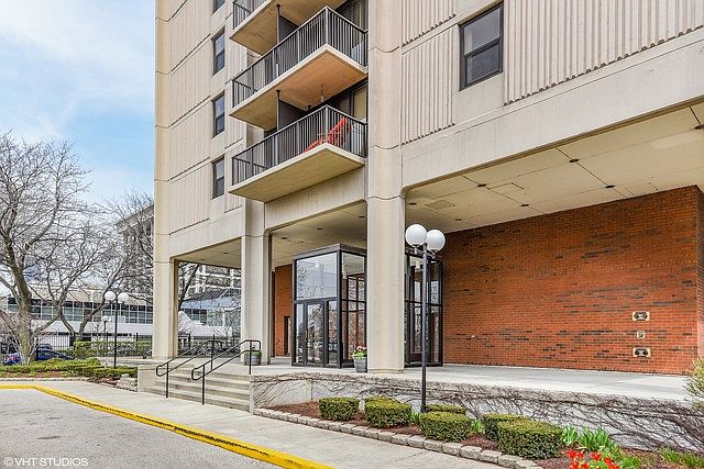 1st image of 2605 S Indiana Ave Unit 507