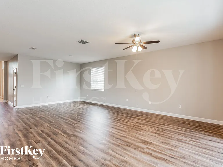 20241 Merry Oak Ave — Photo 4