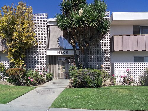 1st image of 14800 S Berendo Ave APT 5
