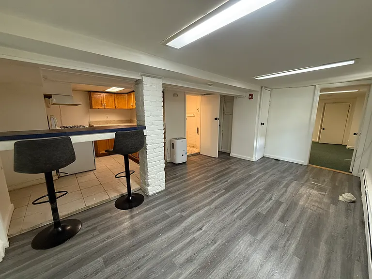 142 Kearney St #B — Photo 5