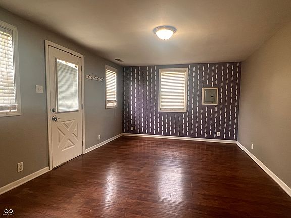 3rd image of 1605 S Whittier Pl