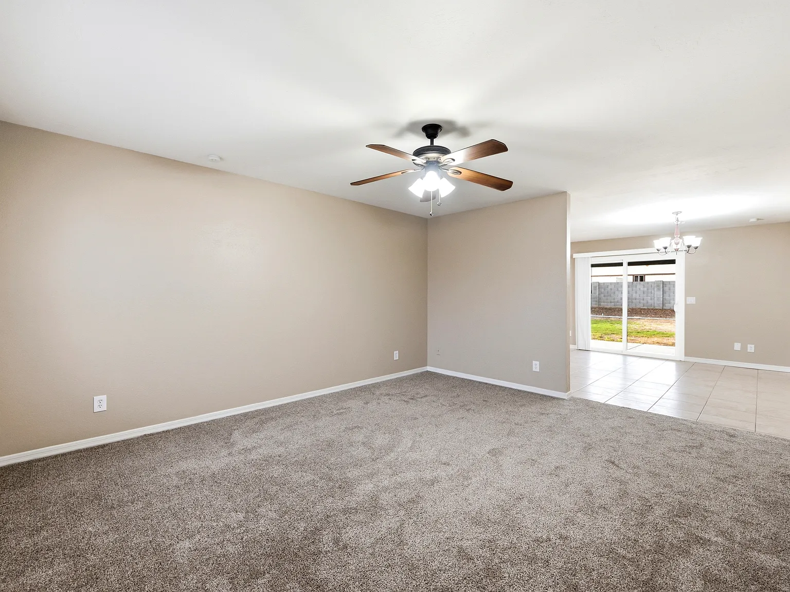 3 bed, 1596 sqft, $2,045 — Photo 3
