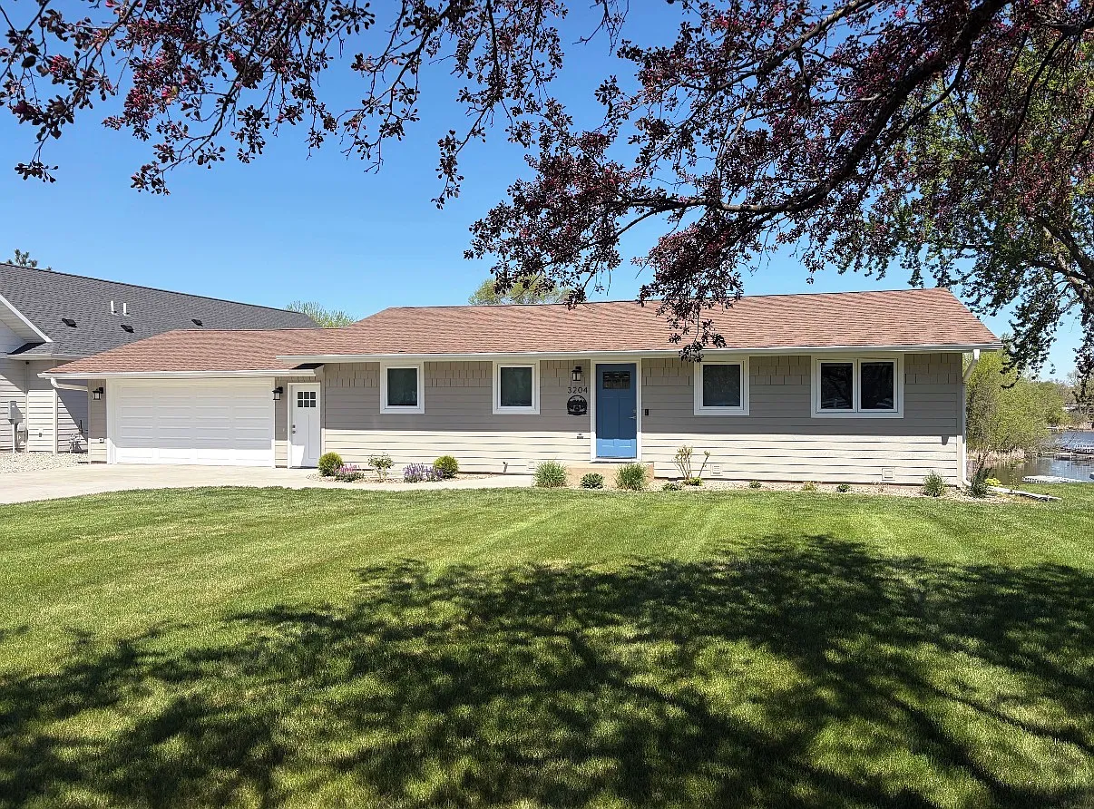 3204 Crestwood Drive Northeast - 1 — Photo 1