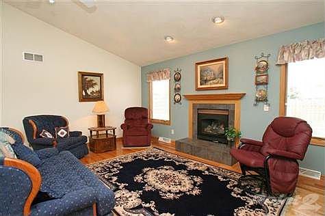 5th image of 2713 Cross Prairie Dr