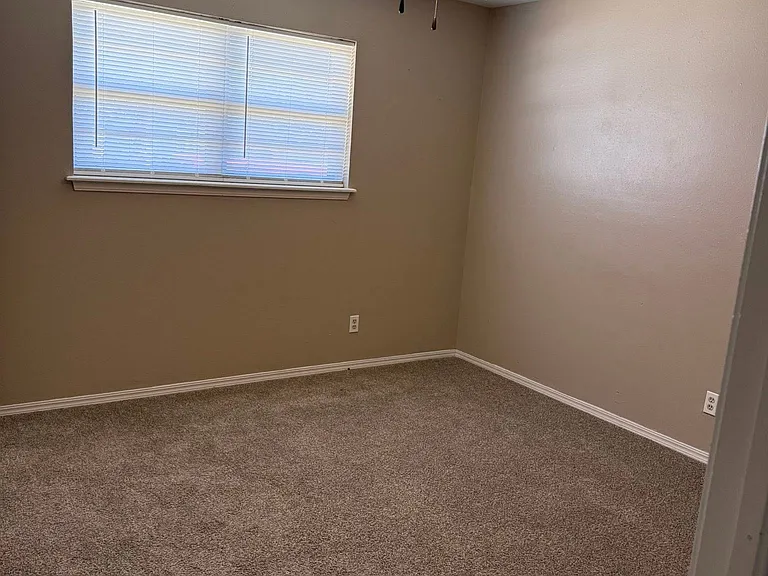 2301 Highland Ave — Photo 8