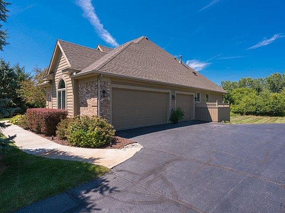5th image of 5566 Creekview Dr