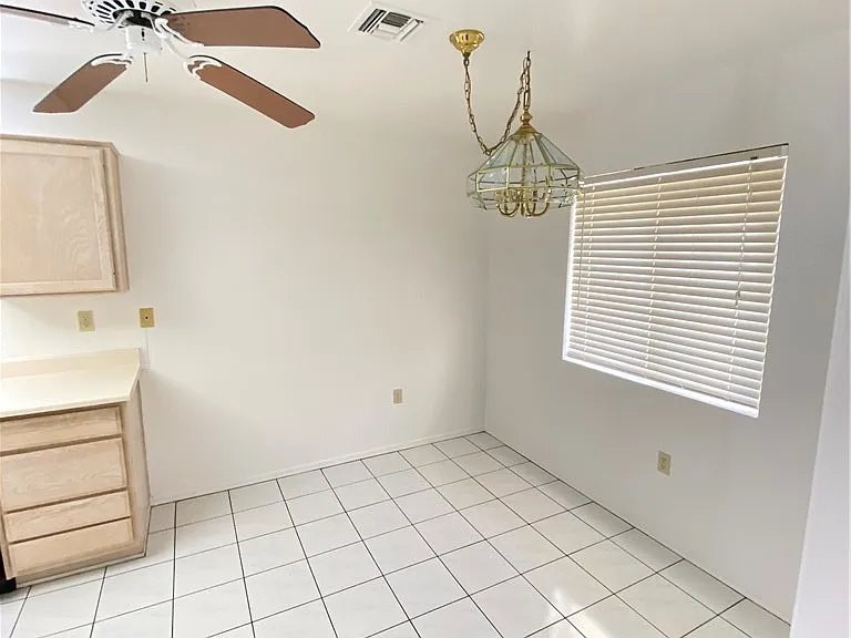 9012 Starmount Dr — Photo 6