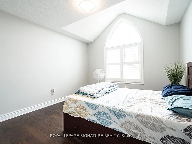 1071 Syndenham Ln — Photo 24