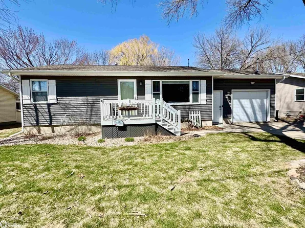 2307 S 3rd St, Clear Lake, IA 50428