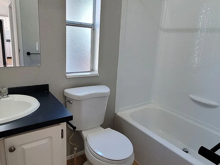 1047 W Vine St — Photo 8