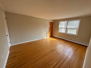 194 Woodrow St APT D, West Hartford, CT 06107