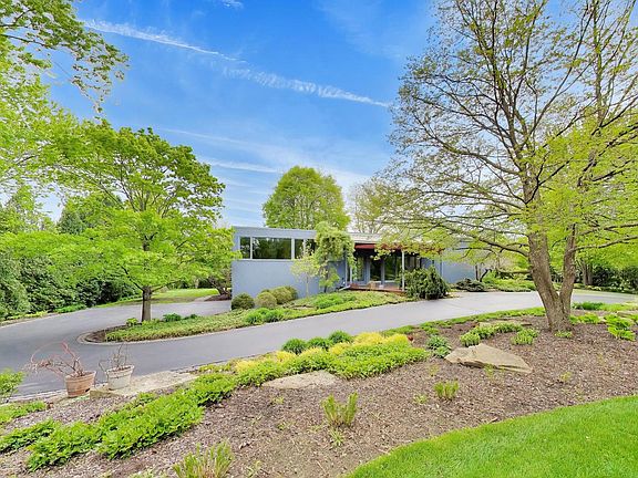 4th image of 43 Overbrook Rd