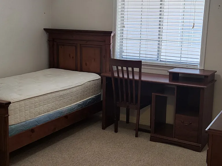 947 N University Ave #10 — Photo 8