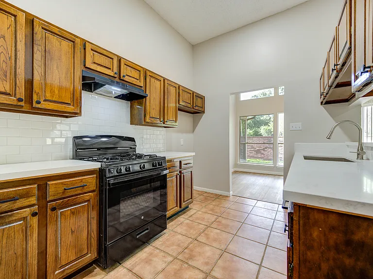8418 Mosshang Ct — Photo 18