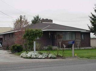 910 N 4th St, Grandview, WA 98930
