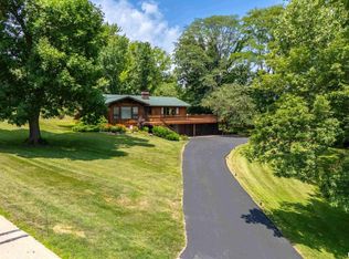 28002 230th St, Le Claire, IA 52753