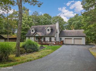 114 Beartrap Mountain Rd, Greentown, PA 18426
