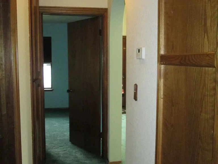 527 N Washington St — Photo 4