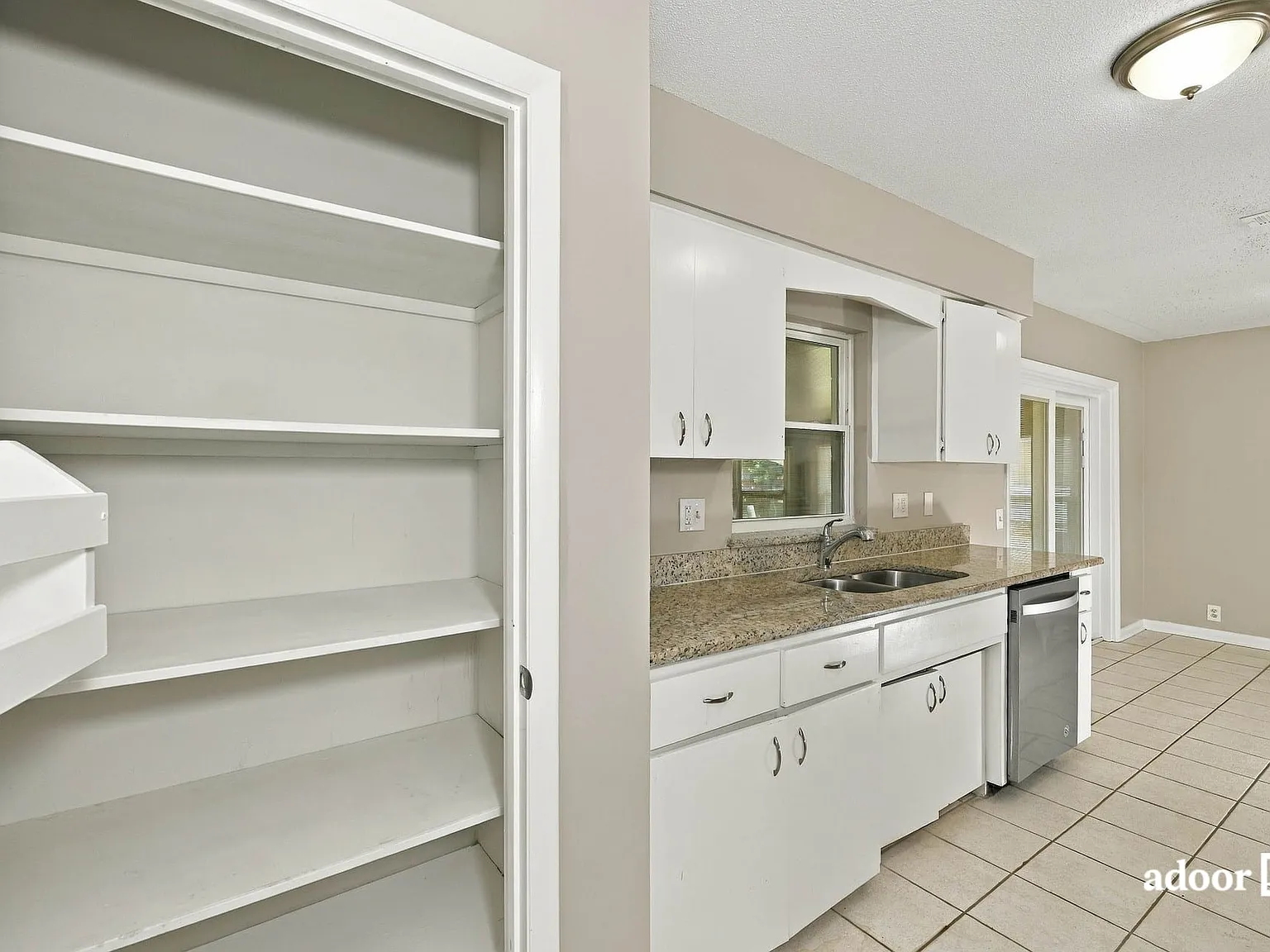 3 bed, 1.5 bath, 1392 sqft, $1,755 — Photo 2