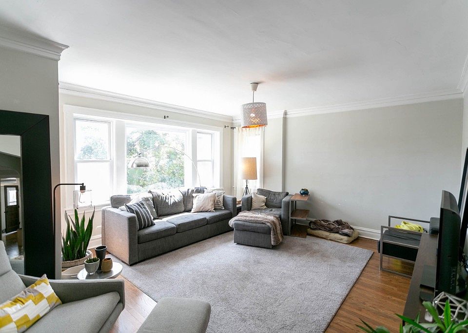 1st image of 4910 N Marmora Ave #2