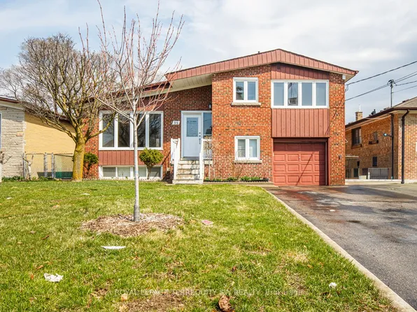 35 Euphrasia Dr, Toronto, ON M6B 3V8