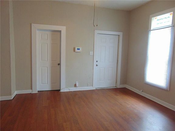2nd image of 1602 Lexington Ave