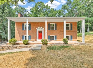 2637 Coachman Cir, Roanoke, VA 24012