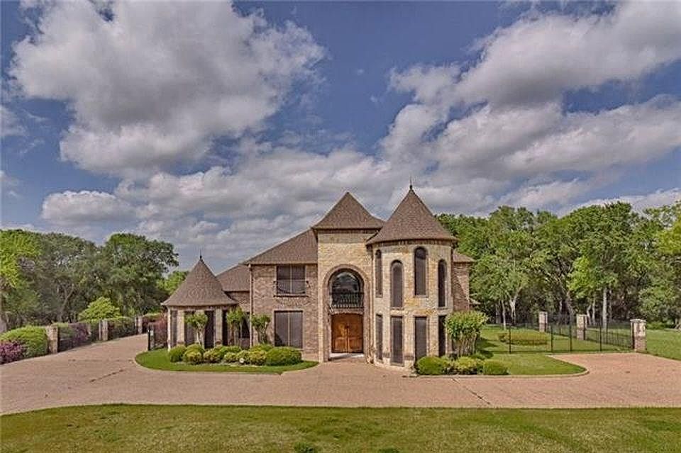 1st image of 2671 Creekwood Dr