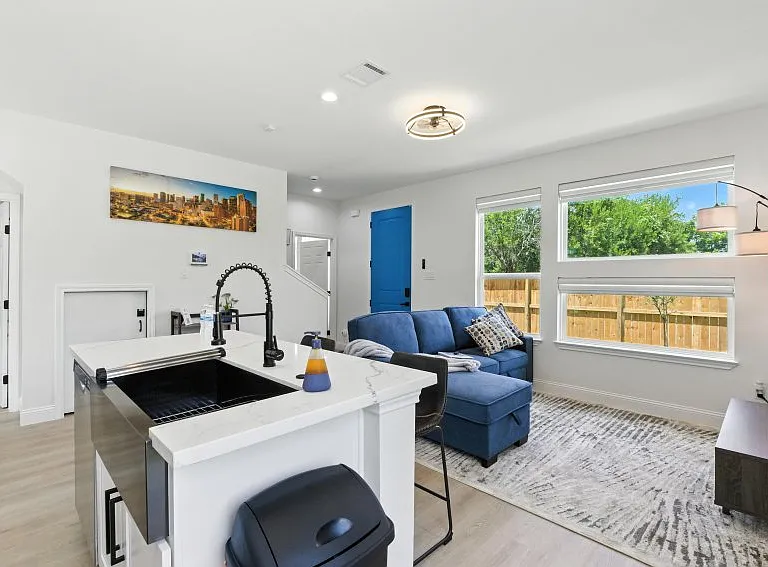 3902 McKinley St #1-A — Photo 5
