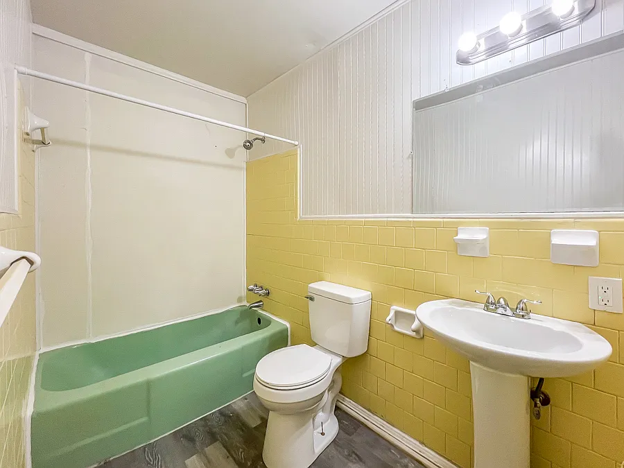 4 bed, 1056 sqft, $1,499 — Photo 2
