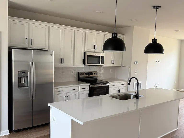 516 Sybil St — Photo 11