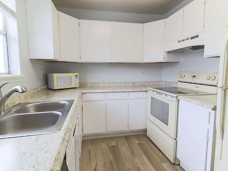 4800 N Stanton St #183 — Photo 6
