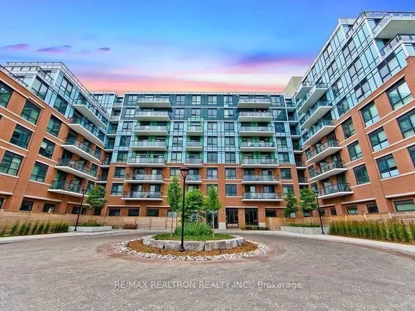 11611 Yonge St, Richmond Hill, ON