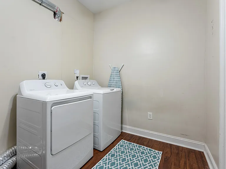 512 Caroline St #1 — Photo 7