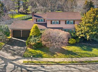 28 Georgian Bay Dr, Morganville, NJ 07751