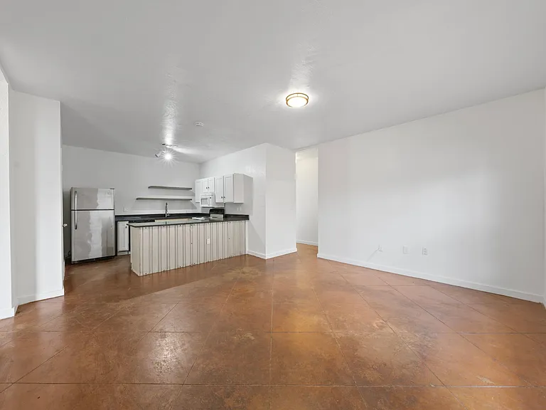 512 Daughtrey Ave #A103 — Photo 4